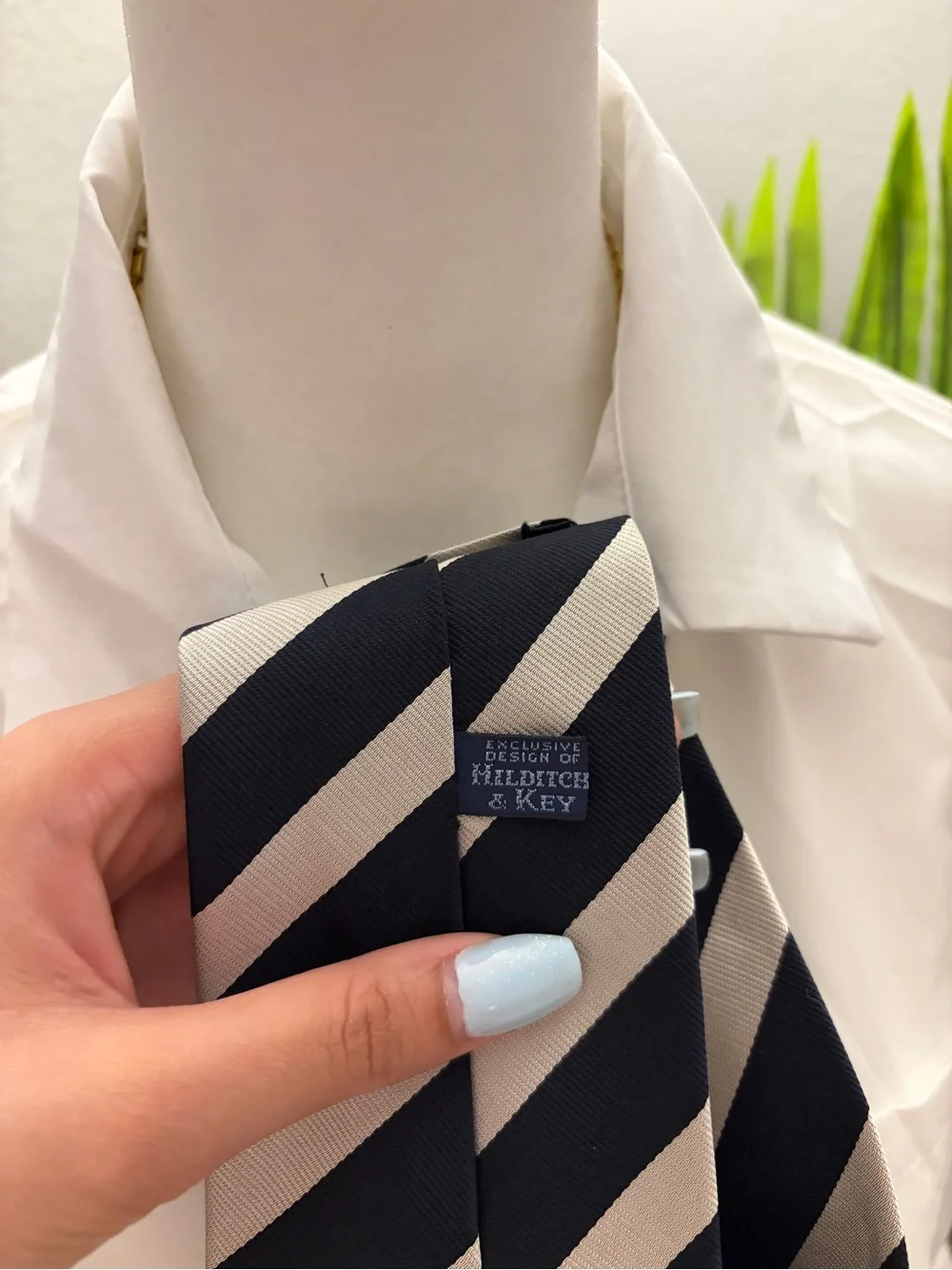Kiltlitch & Key Navy and Cream Striped Silk Tie